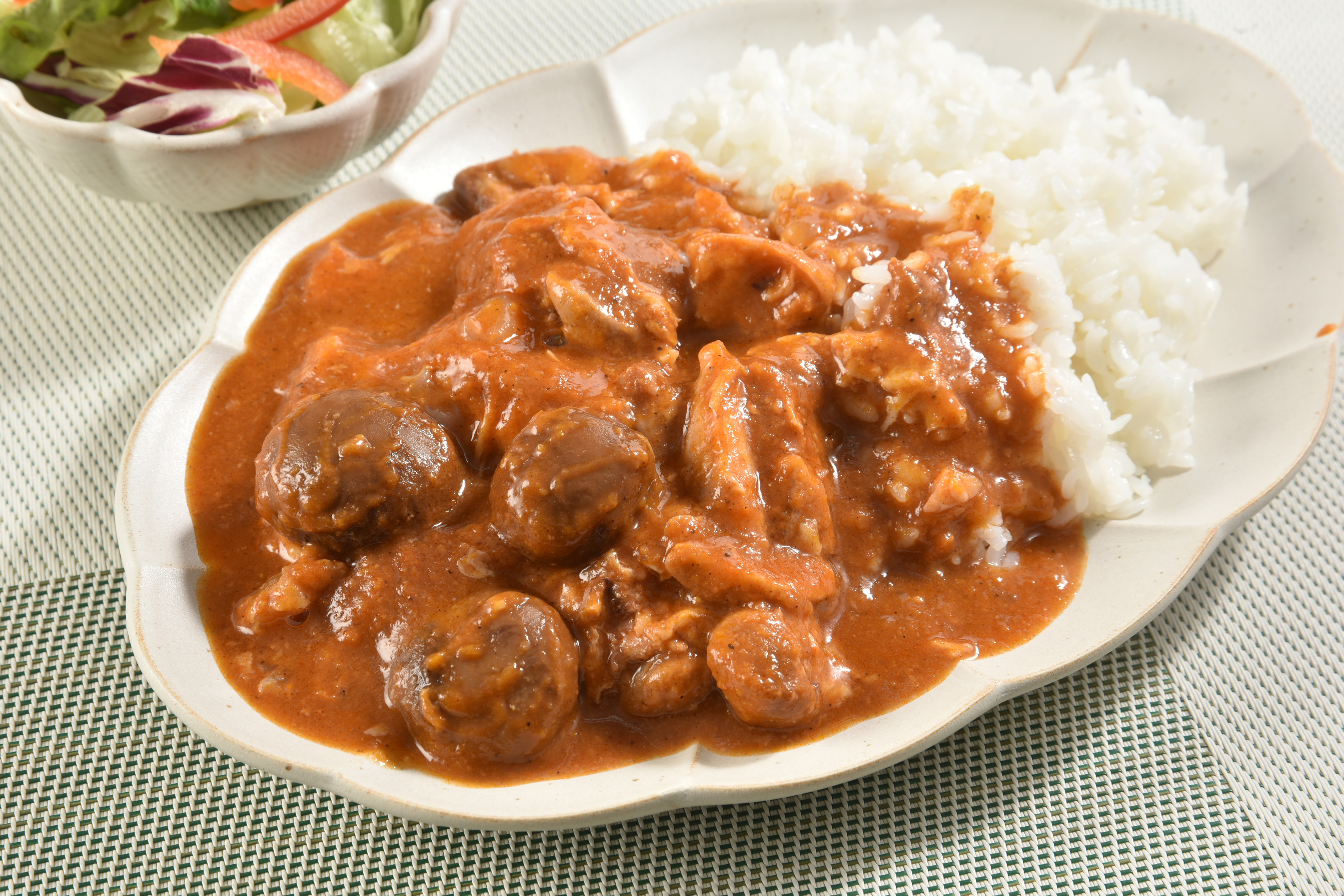 ご当地カレー 知床鶏と十勝マッシュのチキンカレー 2食セット