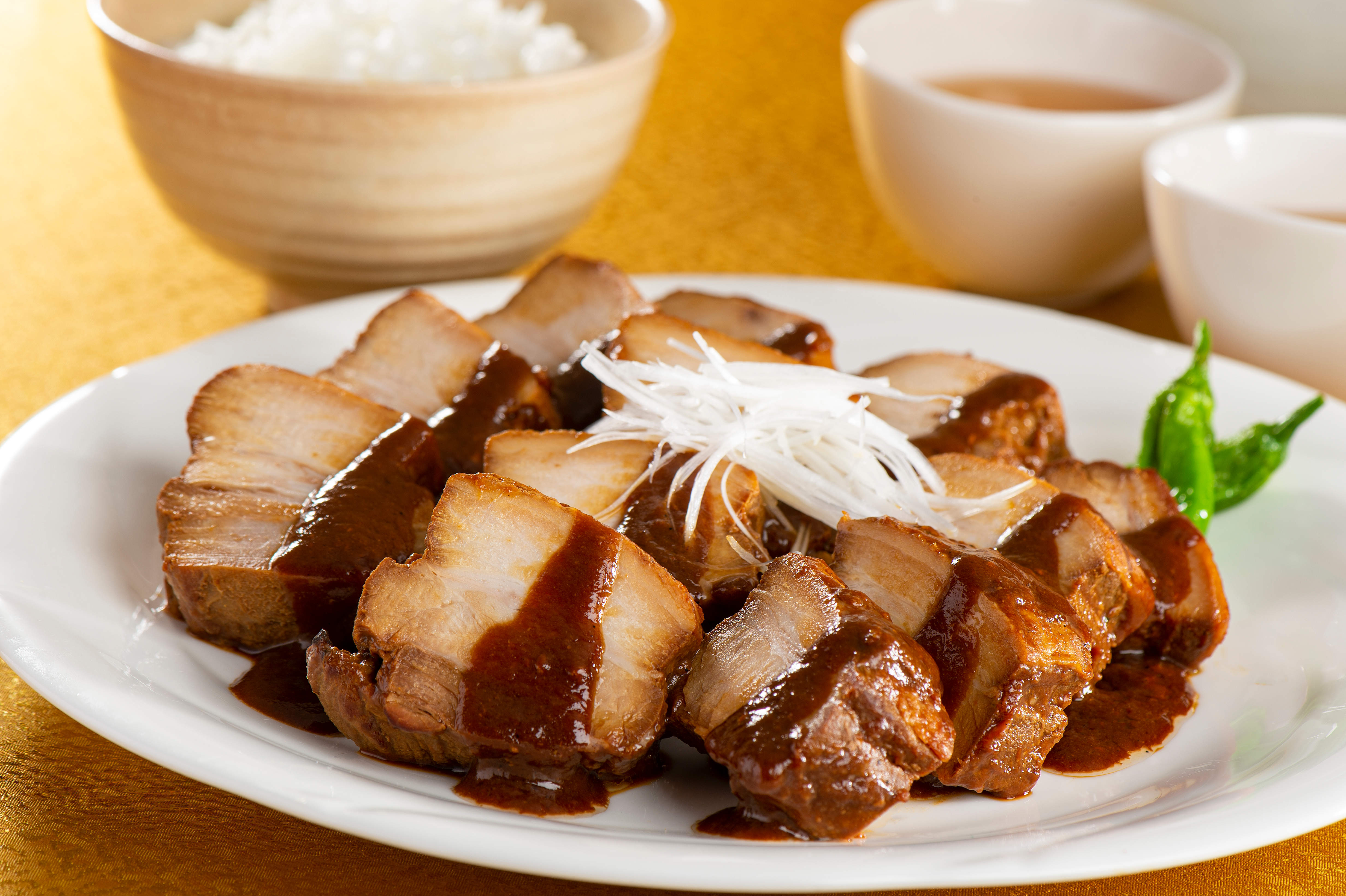 米久 豚肉の味噌煮込み３本セット