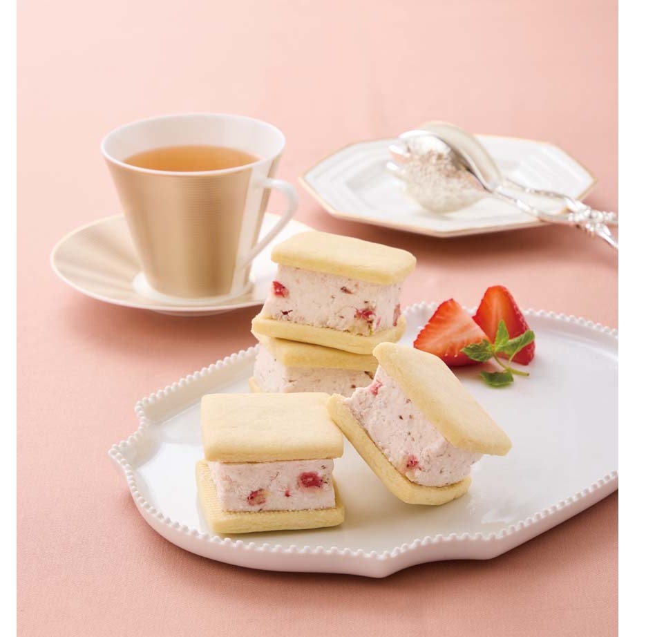 【お歳暮ギフト】完熟いちご菓子研究所 完熟いちごクッキーサンド　期間限定販売